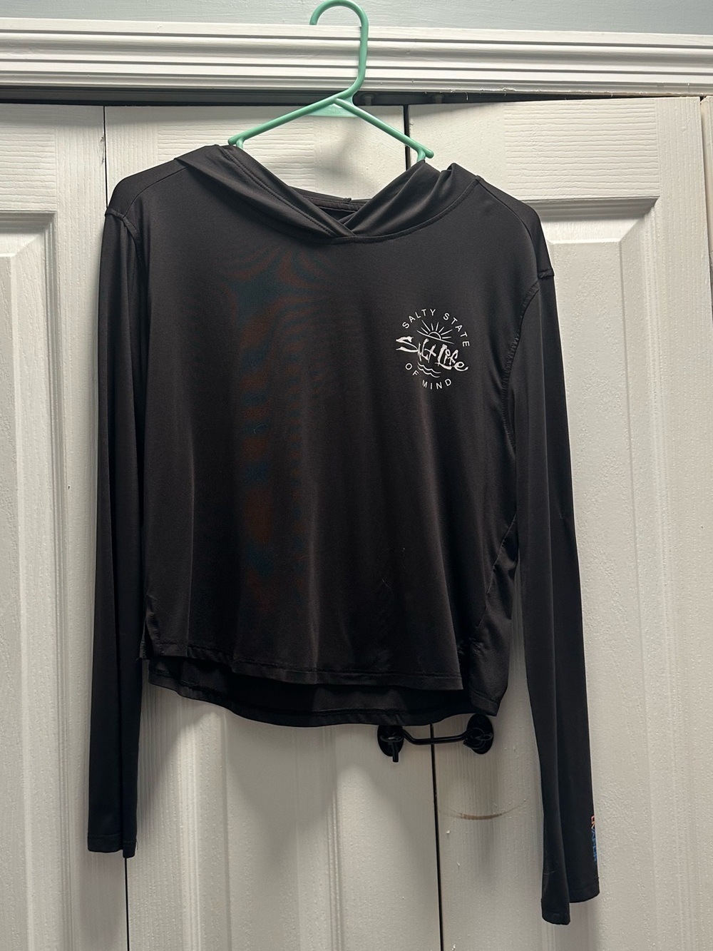 Salt Life Crop Hooded Sun Shirt - Size M